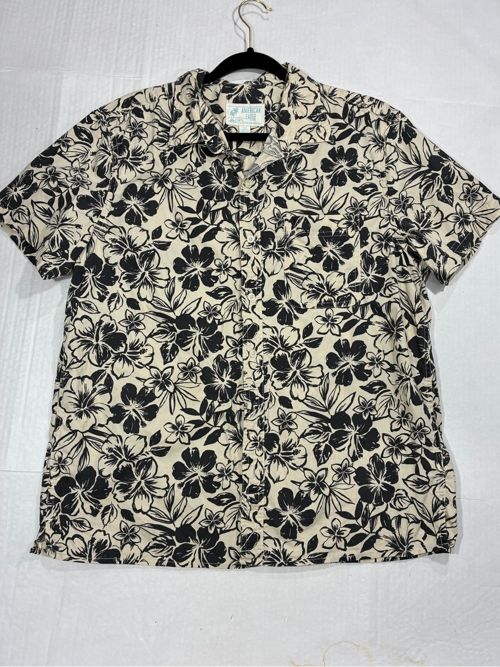 AMERICAN EAGLE MENS FLORAL BUTTON SHIRT